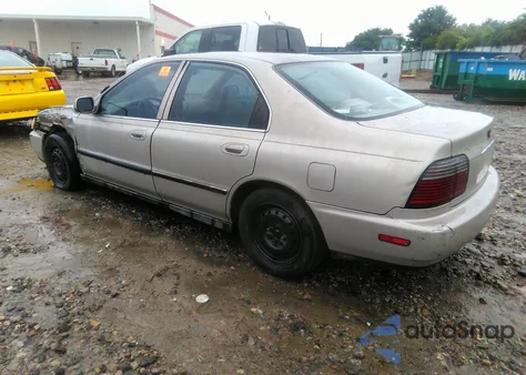 1997 Honda Accord Se из США, поврежденный, VIN 1HGCD5600VA272377